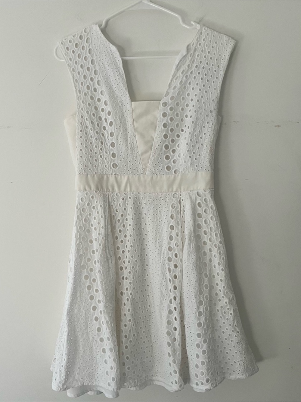Adelyn Rae White Eyelet Lace Mini Dress Small V Fit & Flare Bridal Shower Summer